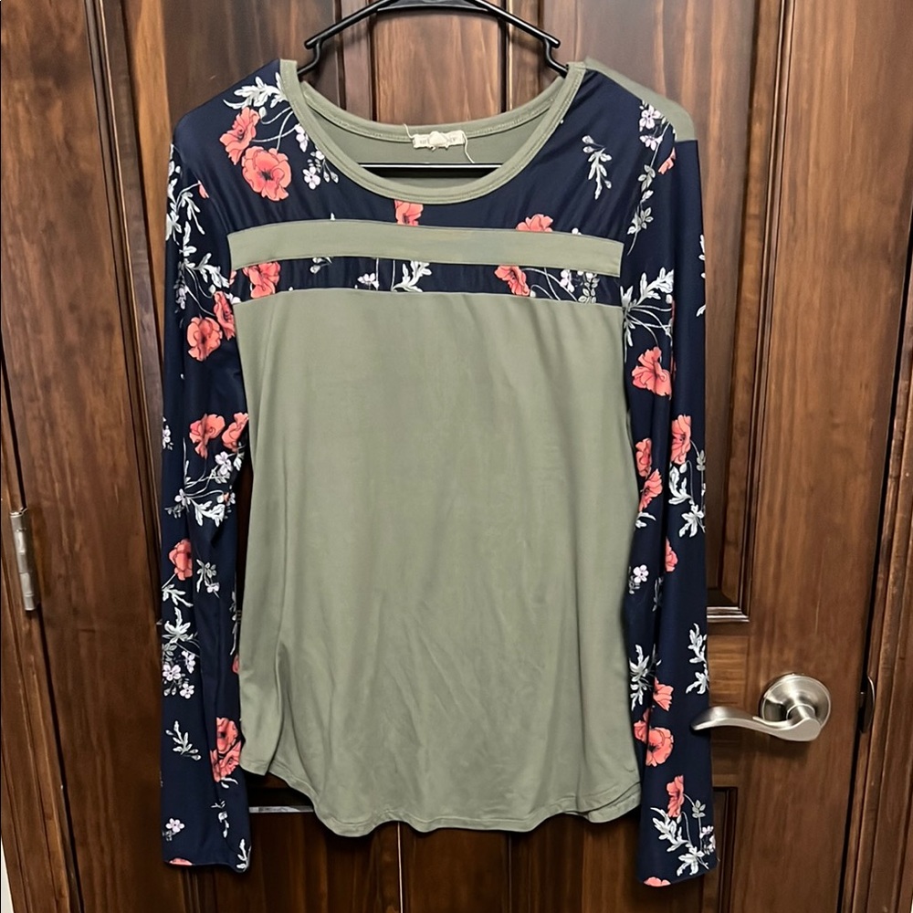 Urbanology Floral Long Sleeve Top - Olive and Navy -Sz XL (fits like large)